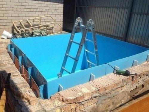 Да, стометровку не проплывёшь, но окунуться в жаркий денёк вполне. 01