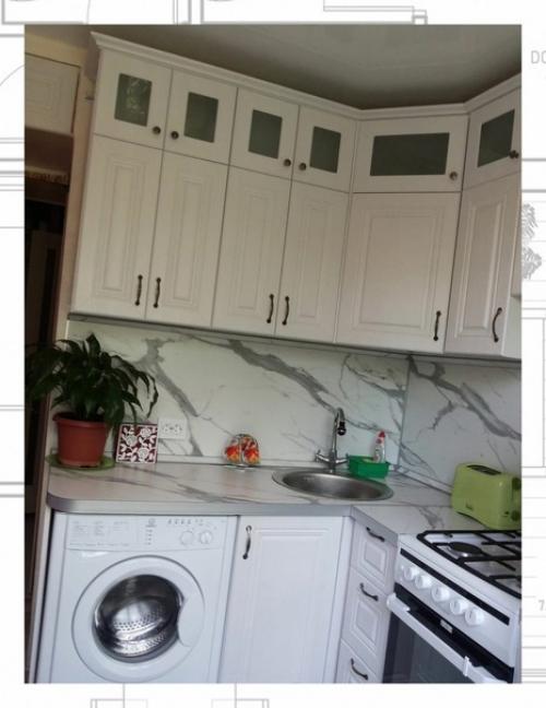 Маленькая, но функциональная кухня 5 кв. 03