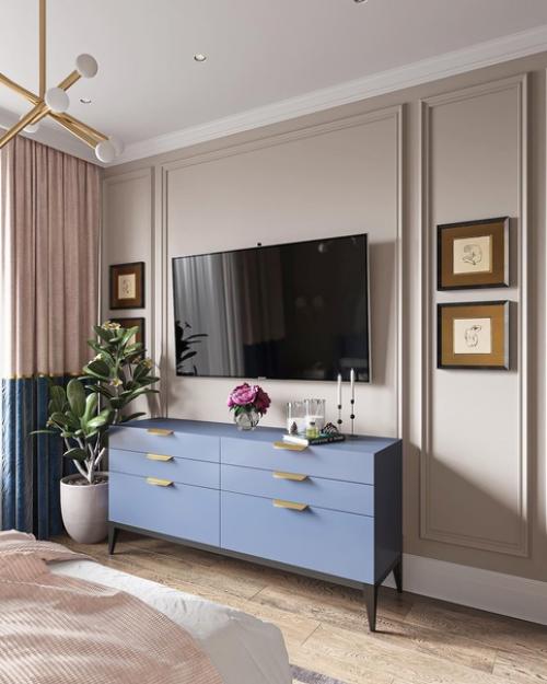 Фантастическая спальня с эффектным панно за изголовьем кровати, изысканные аксессуары и конечно же потрясающий текстиль. 03