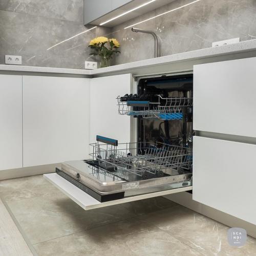 Анон плиз.  Наша красавица. 05