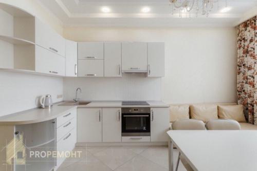 Эта шикарная светлая квартира понравится всем любителям спокойствия, уюта и нюдовых оттенков. 02