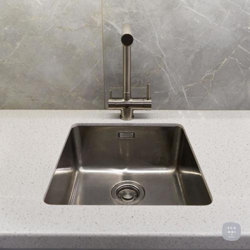 Анон плиз.  Наша красавица. 02