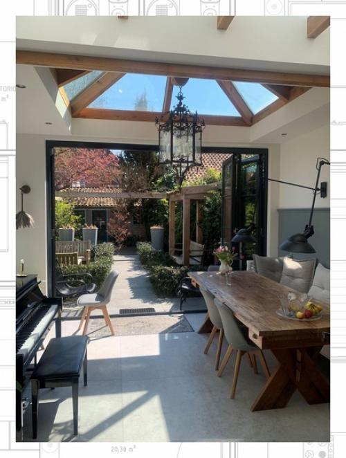 Мы рады представить вам этот уникальный, монументальный и удивительно просторный особняк. 02