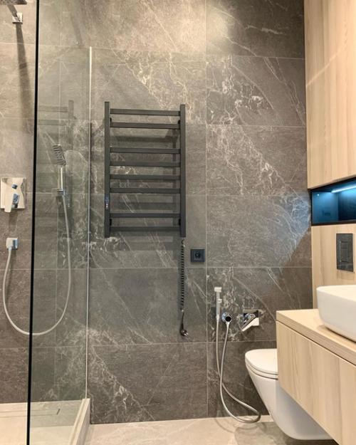 А это наш небольшой санузел. 01