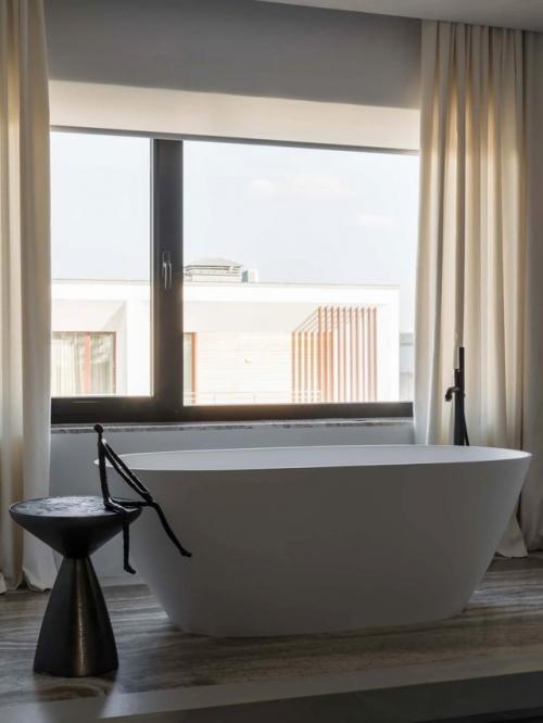 Этот интерьер - о спокойствии, продуманности и тактильной гармонии. 03