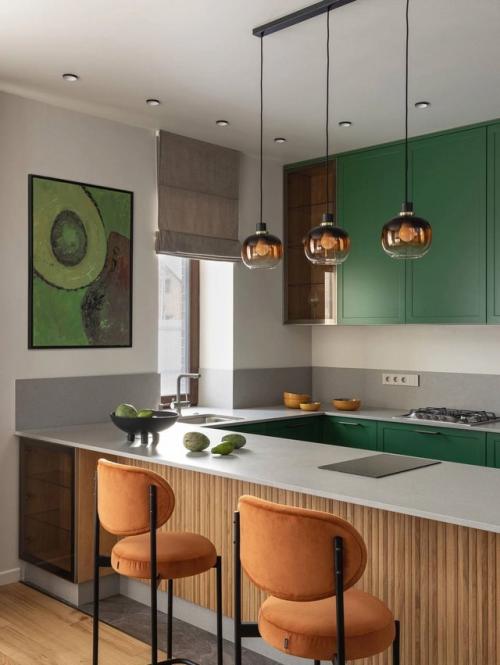 Этот интерьер - о балансе между сдержанной классикой и смелыми деталями. 02