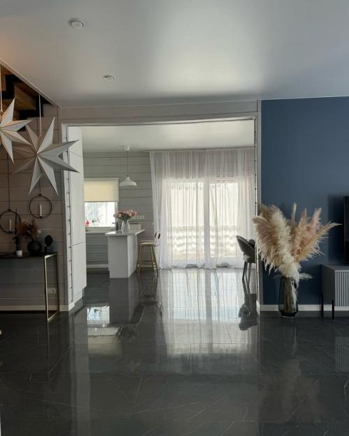 Думаю, слова здесь действительно лишние. 04