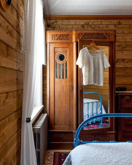 Атмосферный гостевой дом в духе русской усадьбы - место, где прошлое бережно переплетается с настоящим. 04