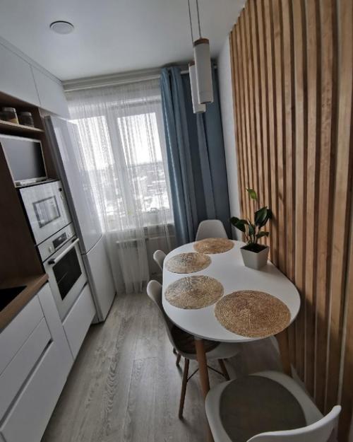 А мы вот так на небольшой кухне разместились. 02