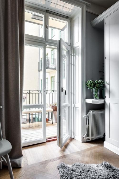 Французские окна от обычных своими размерами и высотой отличаются. 01