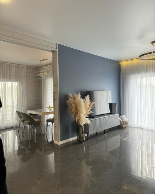 Думаю, слова здесь действительно лишние. 08