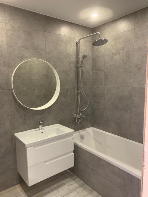 Двухкомнатная квартира 70 м 2 ремонт закончен, осталось мебель и двери поставить. 01