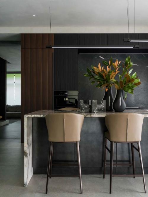 Этот интерьер - о спокойствии, продуманности и тактильной гармонии. 07