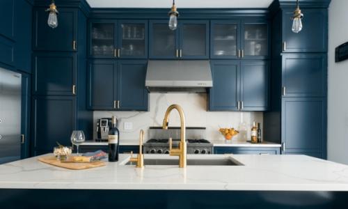 Во всей квартире нет места с более практичным интерьером, чем кухня. 06