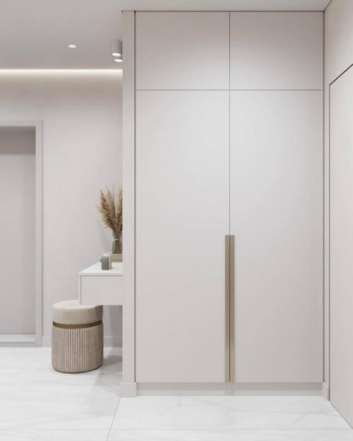 Светлый минималистичный интерьер прихожей и кухни. 05