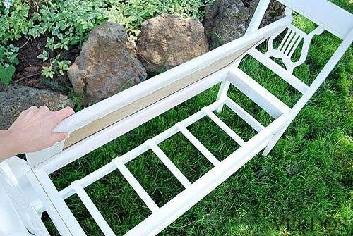 Скамья из сломанных стульев. 04