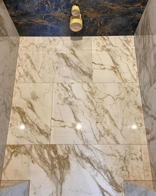 Как вам итоговый вариант отделки двух санузлов в загородном доме? 03