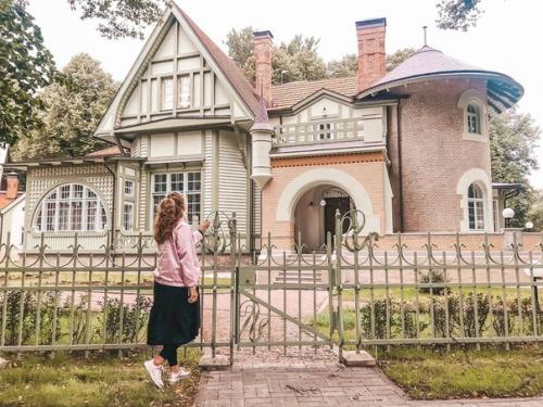 Желающие смогут попасть внутрь дома Ирэн Адлер - по согласованию с собственником здания. 01