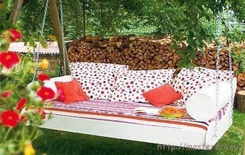 Диван - качели.  В течении многих лет диван - качели пользуются все большей популярностью. 02