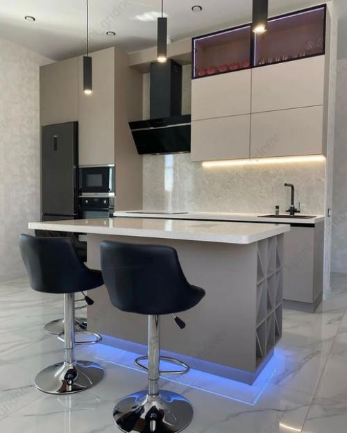 Теперь можно показать нашу кухню. 03