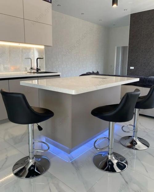 Теперь можно показать нашу кухню. 07