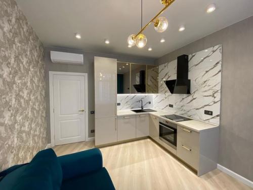 Купили квартиру.  Мы просто показываем. 02