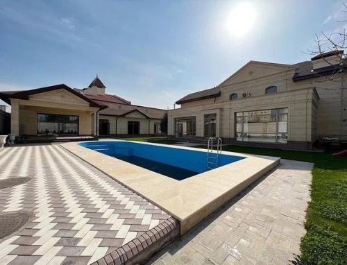 В дом вложили 800 000$. 01