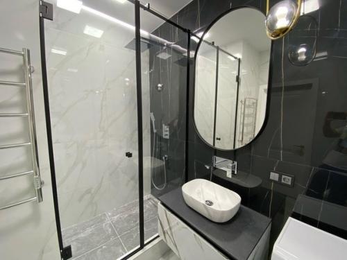 Купили квартиру.  Мы просто показываем. 06