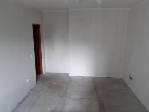 Добрый день!  Нужно ли в данной комнате выравнивать пол? 01