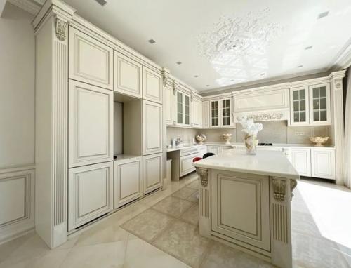 В дом вложили 800 000$. 02