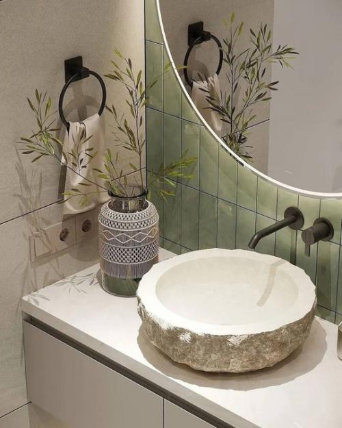 Вашего внимания ванная комната достойна. 01