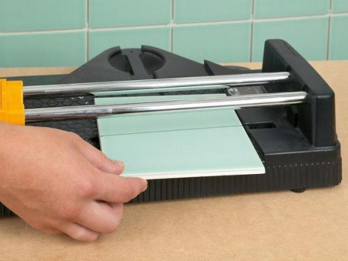 Как уложить плитку вокруг препятствий. 05