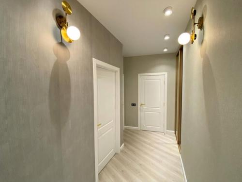 Купили квартиру.  Мы просто показываем. 03