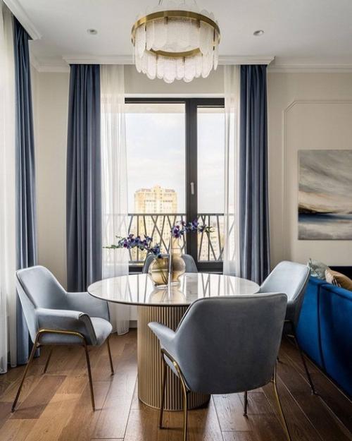 Стильный и гармоничный интерьер однокомнатной квартиры с яркими насыщенными акцентами. 02