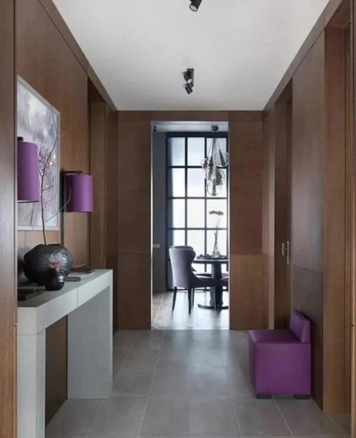 Как же удачно вписались в интерьер занавеси с растительным рисунком!  Сразу задают тон всей кухне. 06