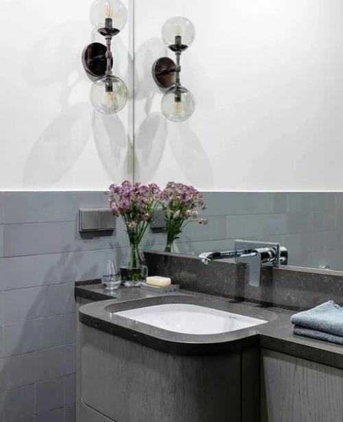 Как же удачно вписались в интерьер занавеси с растительным рисунком!  Сразу задают тон всей кухне. 08