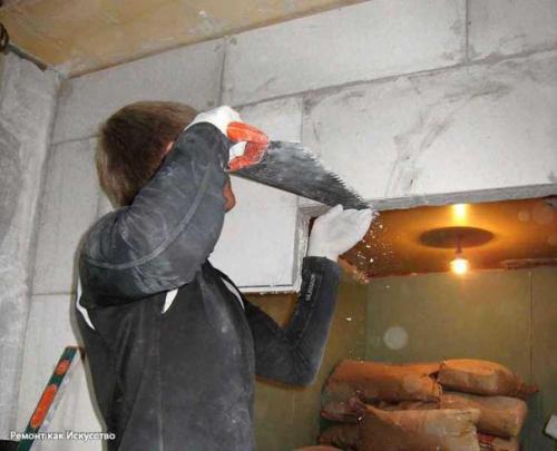 Выстраиваем проемы и мы обшиваем откосы. 04