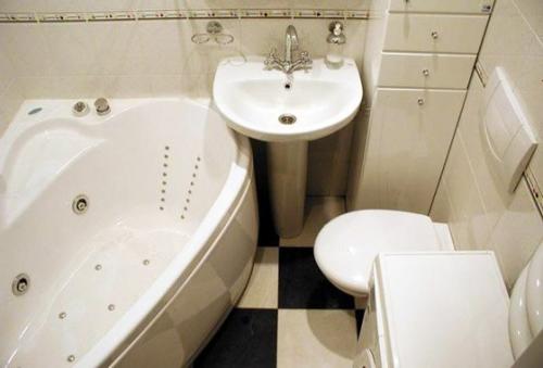 Ремонт ванны, совмещенной с туалетом: этапы, нюансы, дизайн, материалы. 09