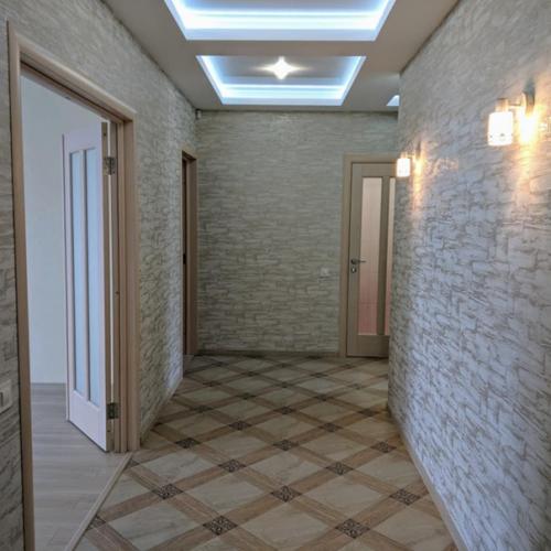 Прихожая и коридор после капитального ремонта. 02