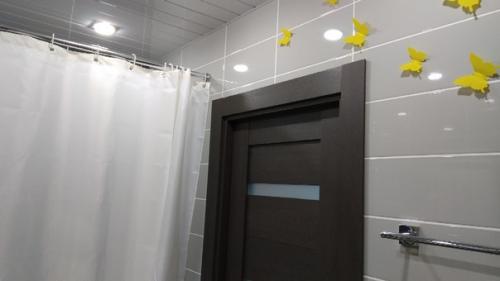 Совместили санузел и ванную комнату. 08