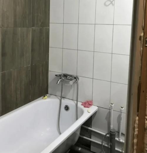 Впечатляющий ремонт туалета и ванной комнаты. 02