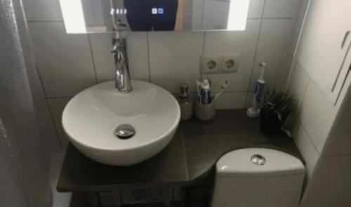 Впечатляющий ремонт туалета и ванной комнаты. 04