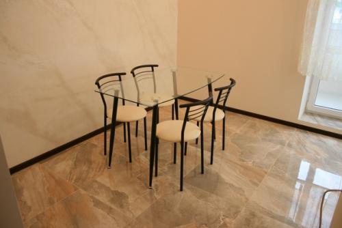 Готов к вашей оценке и обсуждению интерьера квартиры. 04