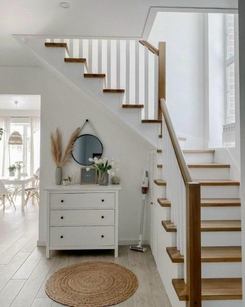 Комфортное и тёплое пространство можно даже с ограниченным бюджетом создать. 01