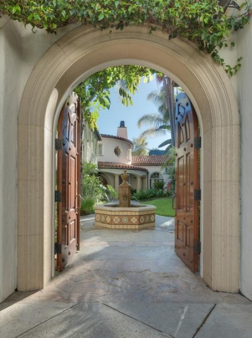 В Калифорнии у знаменитой модели Тайры бэнкс есть небольшая резиденция. 05