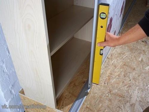 Три в одном, своими руками: платяной шкаф, книжный шкаф и диван - кровать. 03