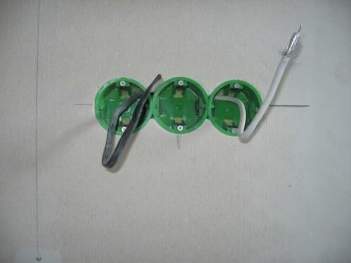 Монтаж подрозетников. Без надежной проводки жизнь в квартире или доме сразу теряет свой комфорт. 01