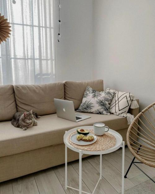 Комфортное и тёплое пространство можно даже с ограниченным бюджетом создать. 03