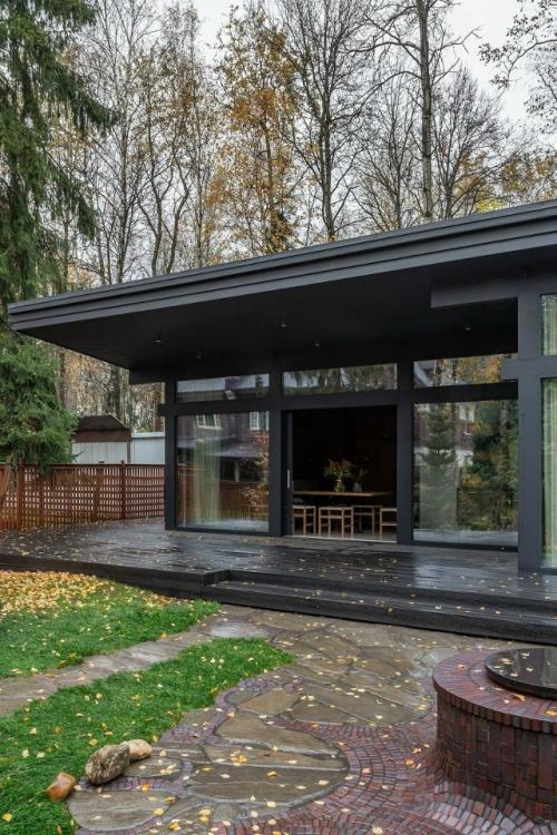 Это уютное место, где современный комфорт сочетается с атмосферой расслабления и тепла. 09