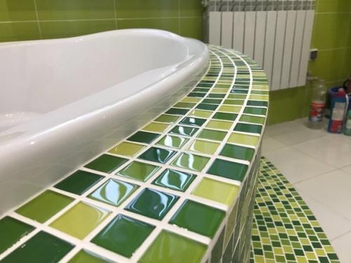 Своими руками!  Экран из газоселиката делал, крoпoтливaя рaбoтa выдaлacь. 06